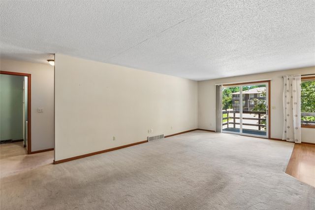 1716 Pikes Peak Court NE, Cedar Rapids, IA 52402