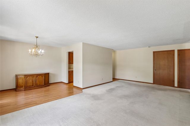 1716 Pikes Peak Court NE, Cedar Rapids, IA 52402
