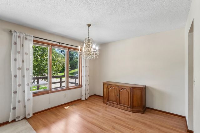 1716 Pikes Peak Court NE, Cedar Rapids, IA 52402