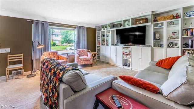 6572 Beverly Drive, Parma Heights, OH 44130
