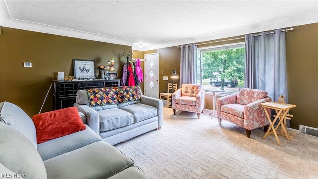 6572 Beverly Drive, Parma Heights, OH 44130