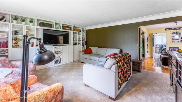 6572 Beverly Drive, Parma Heights, OH 44130