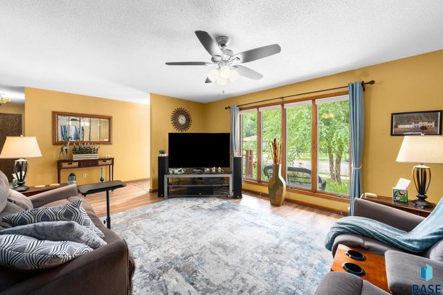 4508 S Highland Ave Avenue, Sioux Falls, SD 57103
