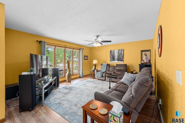 4508 S Highland Ave Avenue, Sioux Falls, SD 57103