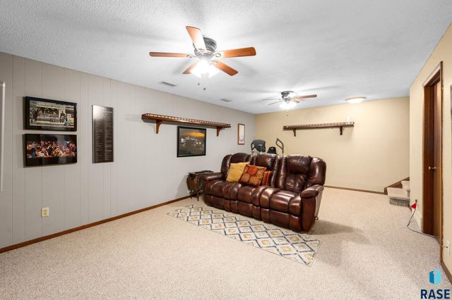 4508 S Highland Ave Avenue, Sioux Falls, SD 57103
