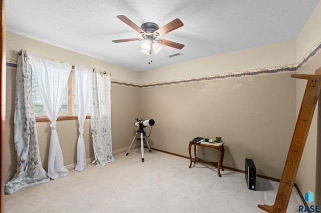 4508 S Highland Ave Avenue, Sioux Falls, SD 57103