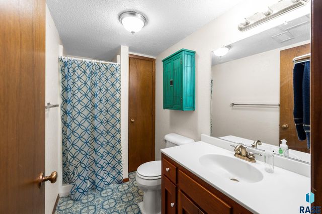 4508 S Highland Ave Avenue, Sioux Falls, SD 57103