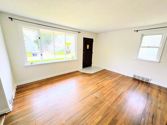 82 2ND AVE, Broomall, PA 19008