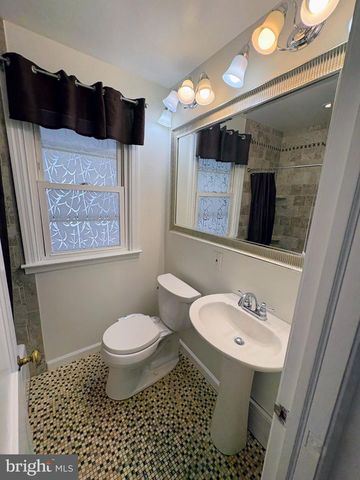 82 2ND AVE, Broomall, PA 19008
