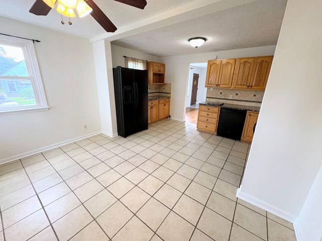 82 2ND AVE, Broomall, PA 19008