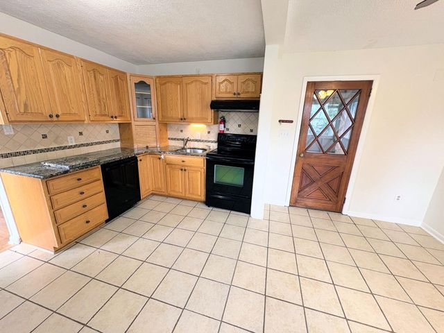 82 2ND AVE, Broomall, PA 19008