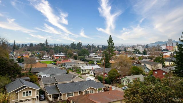 142 Cherry St, Petaluma, CA 94952