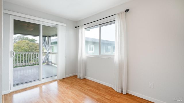 142 Cherry St, Petaluma, CA 94952