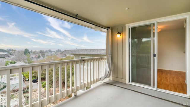 142 Cherry St, Petaluma, CA 94952