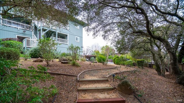 142 Cherry St, Petaluma, CA 94952