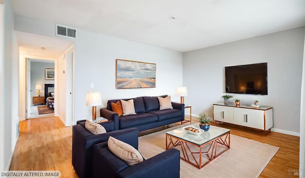 142 Cherry St, Petaluma, CA 94952