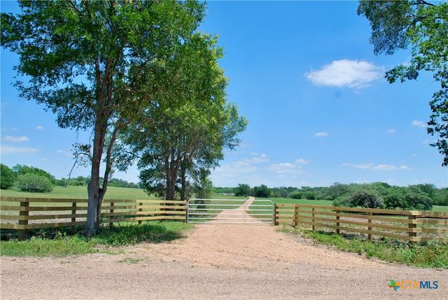 2116 Langdon Road, Weimar, TX 78962