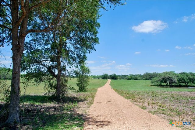 2116 Langdon Road, Weimar, TX 78962
