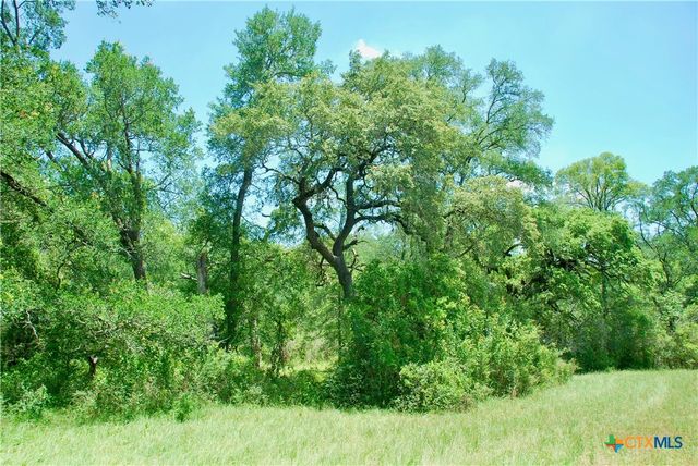 2116 Langdon Road, Weimar, TX 78962