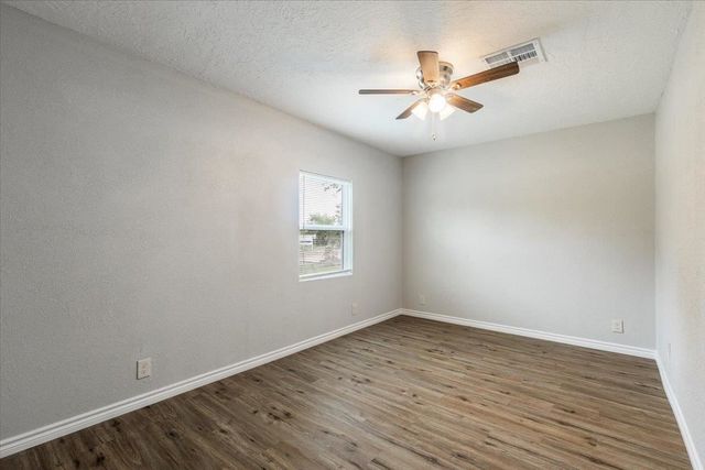 1704 SW McKinley Ave, Lawton, OK 73501