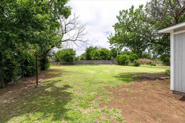 1704 SW McKinley Ave, Lawton, OK 73501