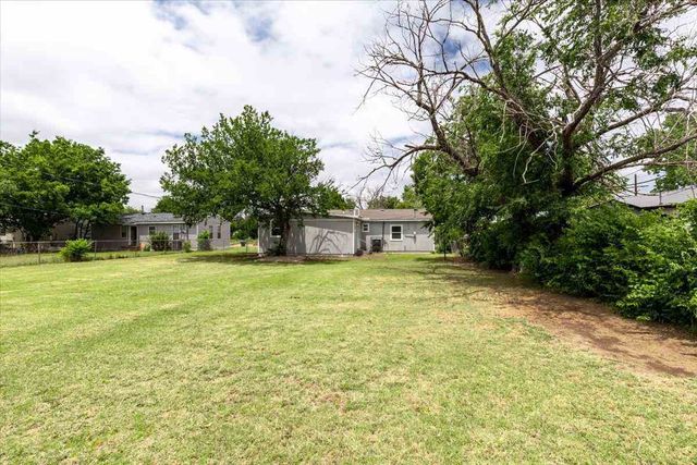 1704 SW McKinley Ave, Lawton, OK 73501