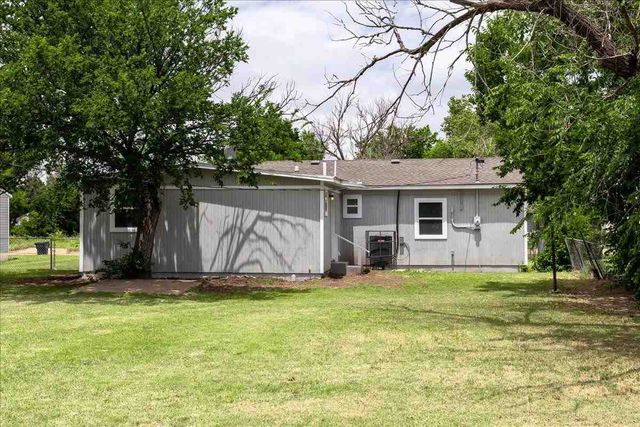 1704 SW McKinley Ave, Lawton, OK 73501
