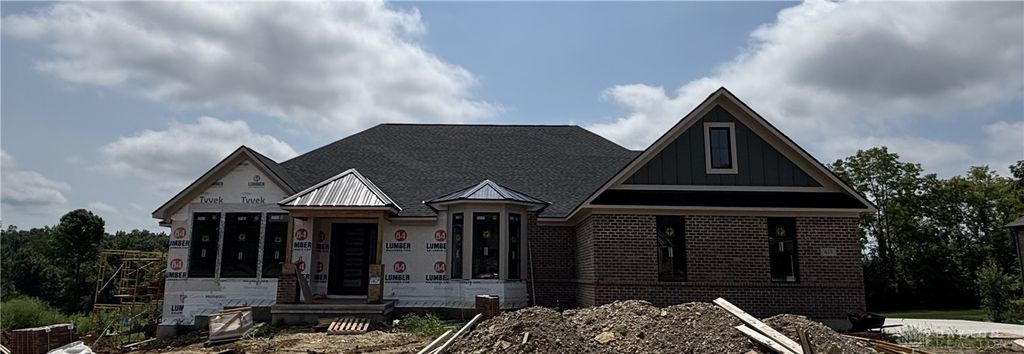 613 Christopher Drive, Centerville, OH 45458