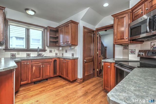 48 Bedford Avenue, Hamden, CT 06517