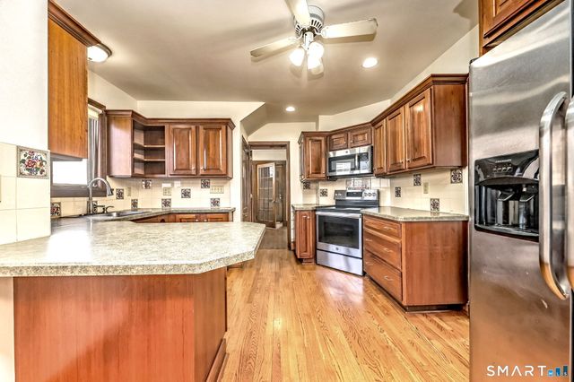 48 Bedford Avenue, Hamden, CT 06517