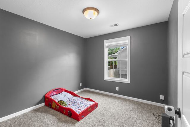 1449 Fredrick Dr, Clarksville, TN 37042
