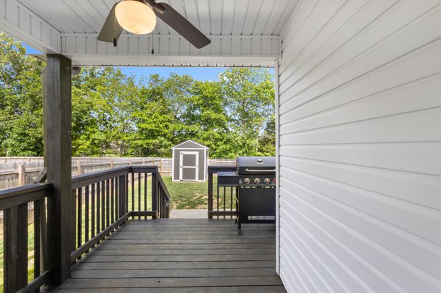 1449 Fredrick Dr, Clarksville, TN 37042