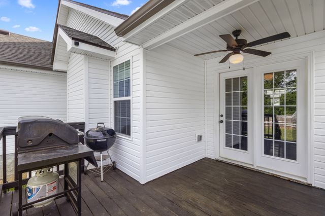1449 Fredrick Dr, Clarksville, TN 37042