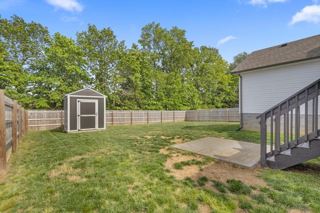 1449 Fredrick Dr, Clarksville, TN 37042