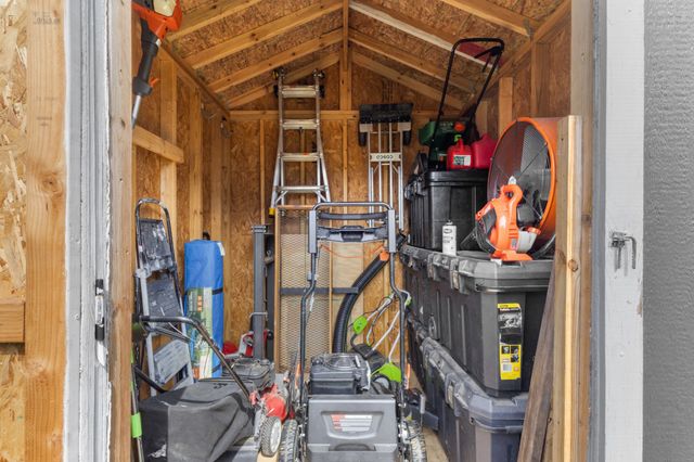 1449 Fredrick Dr, Clarksville, TN 37042