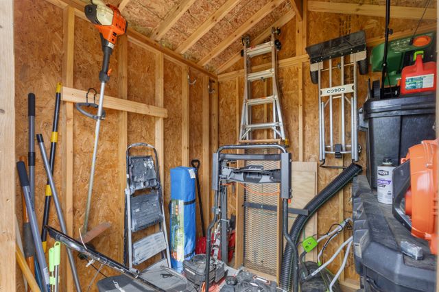 1449 Fredrick Dr, Clarksville, TN 37042