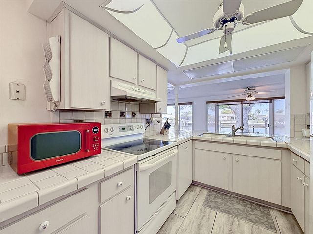 12813 3RD ISLE, Hudson, FL 34667