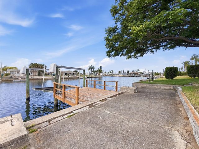 12813 3RD ISLE, Hudson, FL 34667