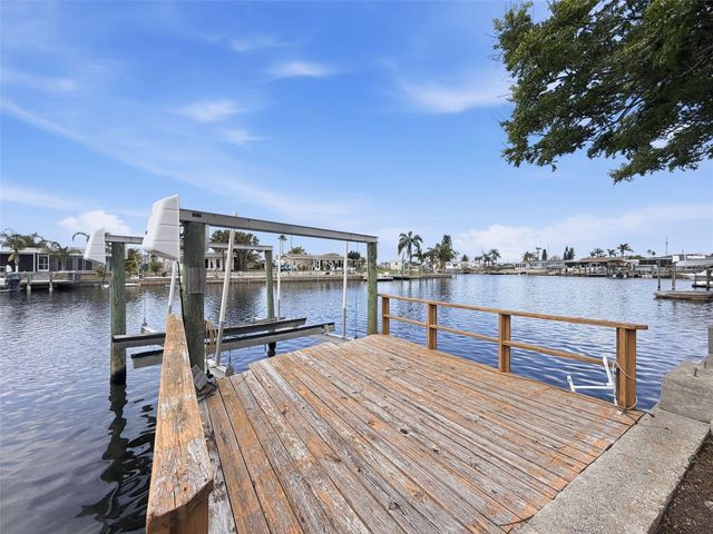 12813 3RD ISLE, Hudson, FL 34667