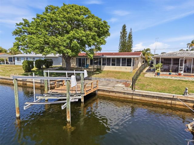 12813 3RD ISLE, Hudson, FL 34667