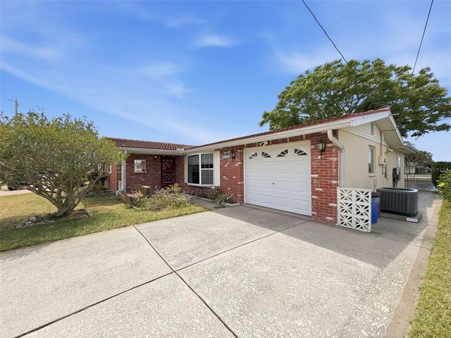 12813 3RD ISLE, Hudson, FL 34667