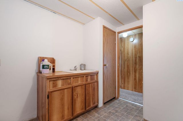 42 Mercury Dr # 42, Richland, WA 99354