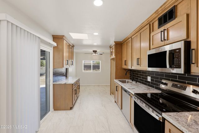 2111 S Miramonte Stravenue, Tucson, AZ 85713