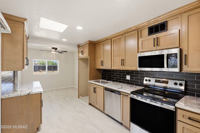 2111 S Miramonte Stravenue, Tucson, AZ 85713