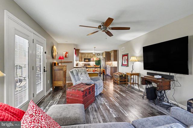 228 CLIFF LN, Elizabethtown, PA 17022