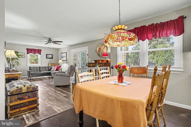 228 CLIFF LN, Elizabethtown, PA 17022
