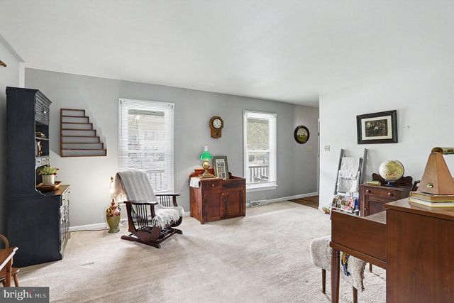 228 CLIFF LN, Elizabethtown, PA 17022
