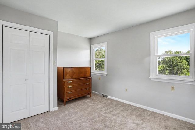 228 CLIFF LN, Elizabethtown, PA 17022