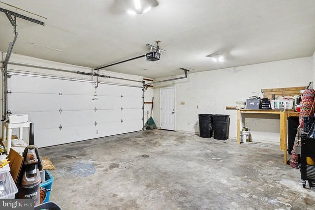 228 CLIFF LN, Elizabethtown, PA 17022