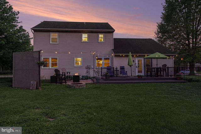 228 CLIFF LN, Elizabethtown, PA 17022